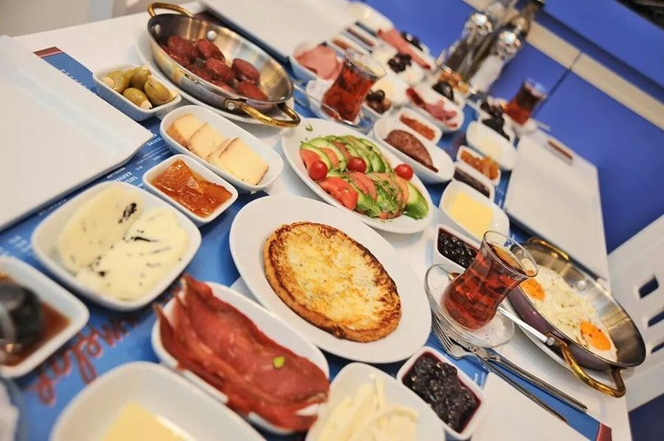 foursquare - galata mekanları