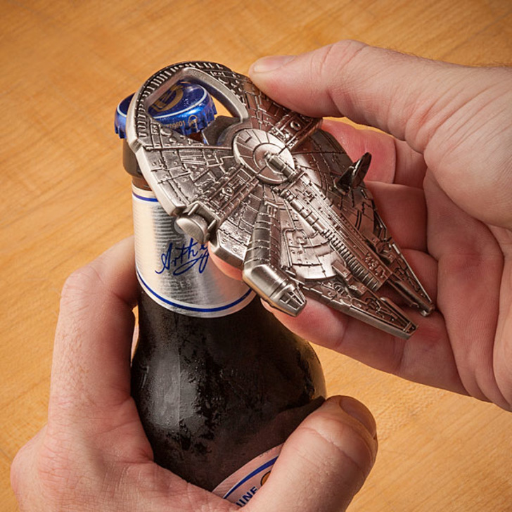 thinkgeek - star wars açacak