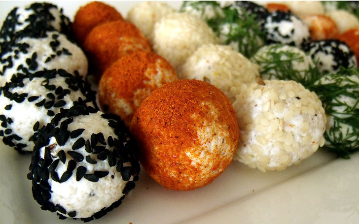 Peynirli İrmik Topları Tarifi