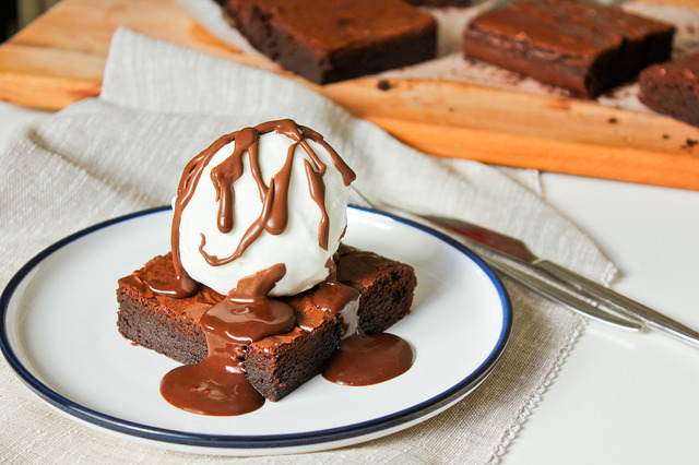 Dondurmalı Gerçek Brownie Tarifi