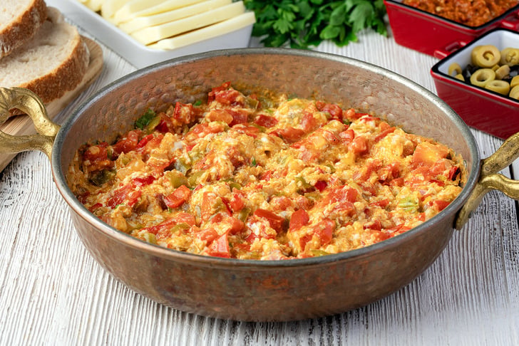 Soğanlı Menemen Tarifi