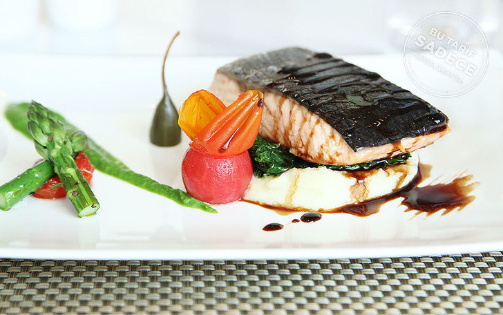 Grand Tarabya Cafe Read Somon