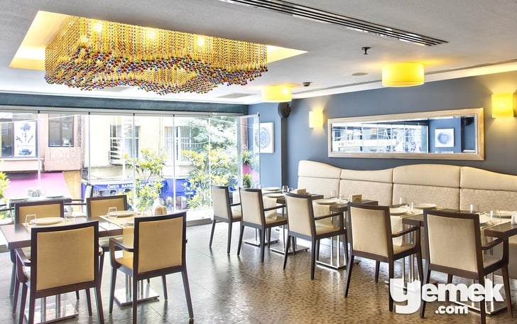 Köşebaşı Taksim Üst Salon