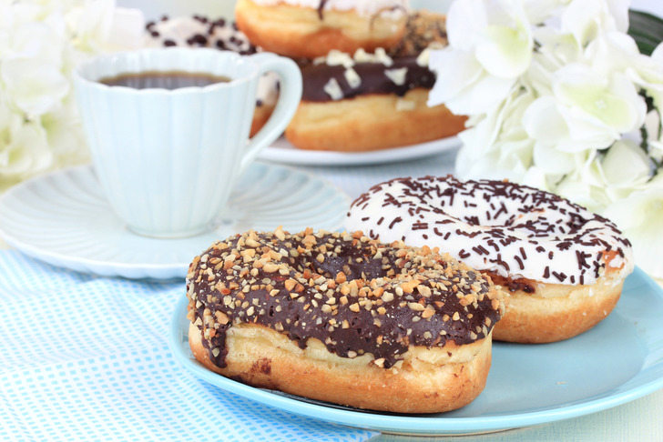 Ev Yapımı Çikolatalı Donut Tarifi