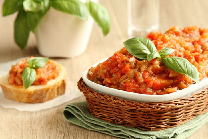 Közlenmiş Patlıcan Salatası Tarifi