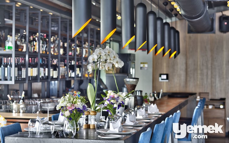 Ouzo Roof Restaurant Bar Bölümü