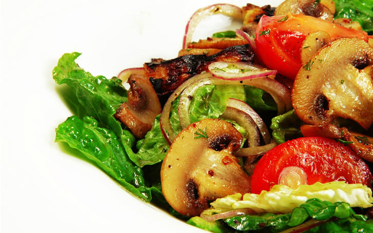 Mantar Salatası Tarifi