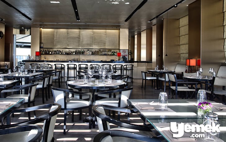 Emporio Armani Ristorante Üst Kat Teras