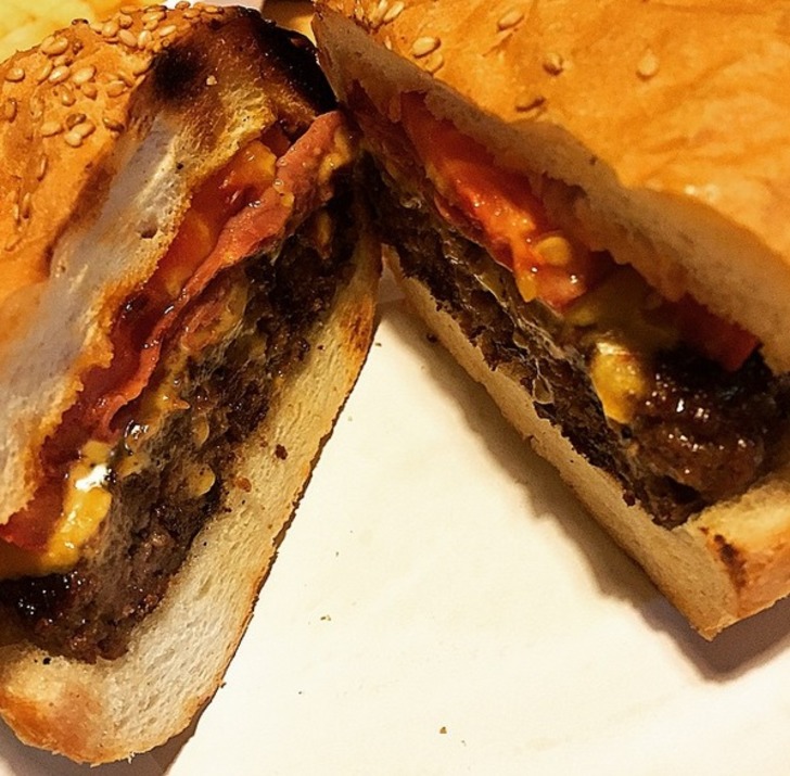 https://instagram.com/p/4EIk7Gm7d8/?tagged=kom%C5%9Fuburger | instagram