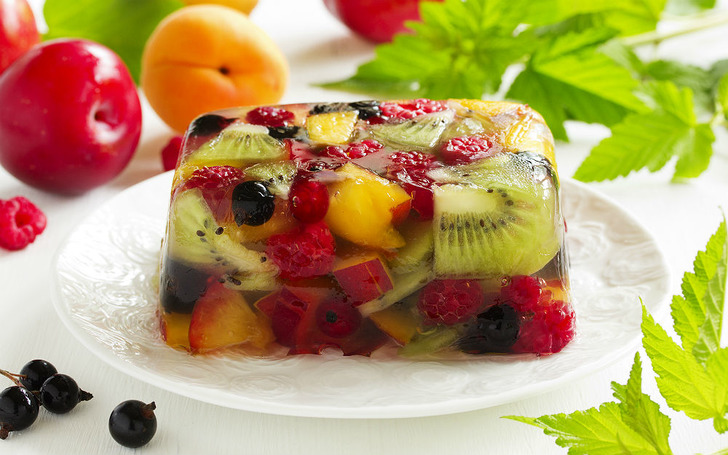 Jöleli Meyve Salatası Tarifi