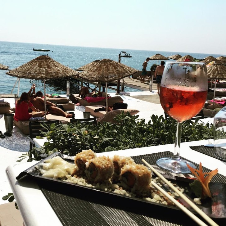 foursquare - yada beach club