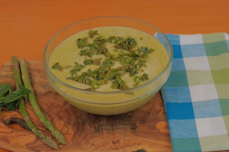 Parmesanlı Kuşkonmaz Çorbası Tarifi