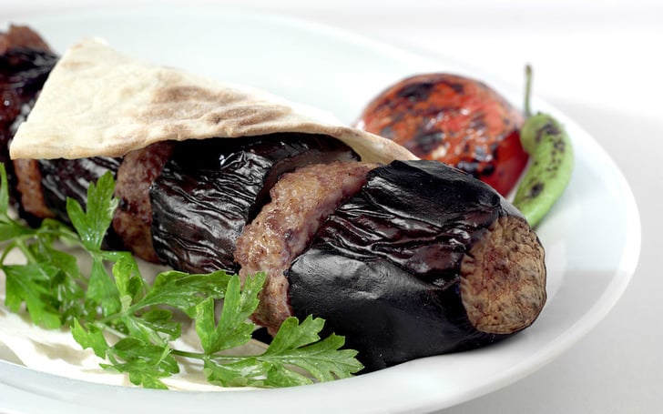 Evinizi Bir Anda Şehrin En Gösterişli Kebap Salonuna Çevirecek 16 Enfes Tarif