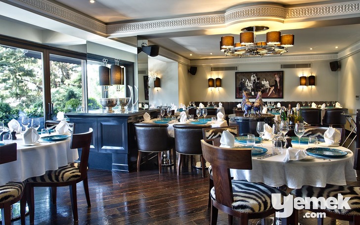 The Galliard Üst Salon