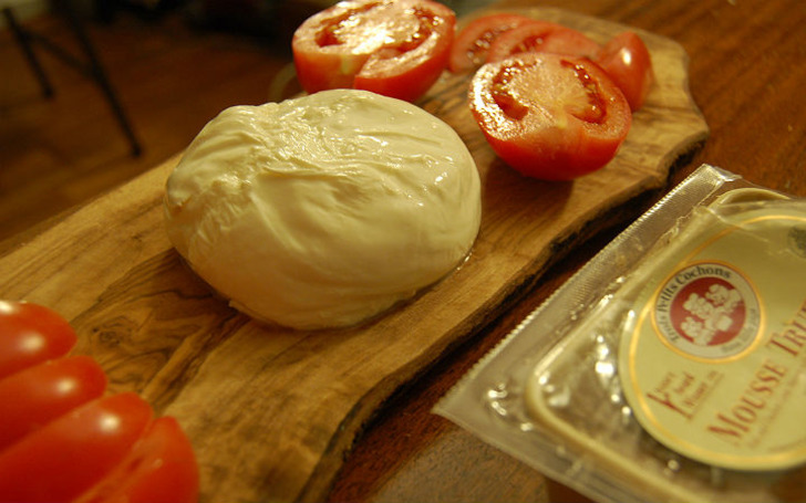 burrata peyniri - flickr/bokchoi-snowpea