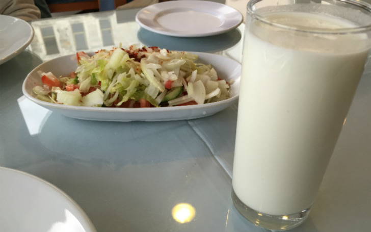 oz-kanatci-kardesler-ayran-salata