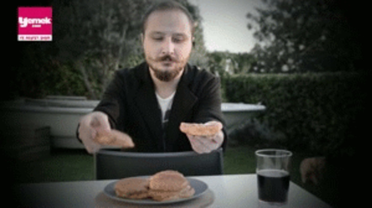 islak-hamburger-nasil-yenir