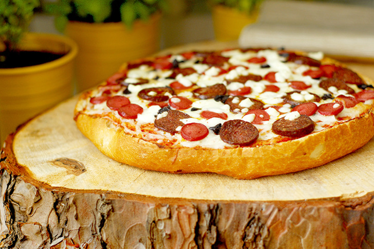 Ev Yapımı Ekmek Pizza Tarifi