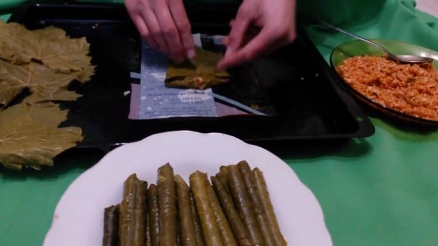 Pratik Yöntem Böyle Bir Şey: Yaprak Sarma En Kolay Nasıl Sarılır?