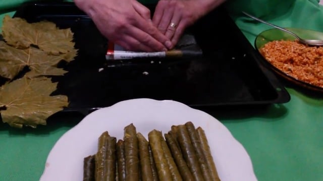 Pratik Yöntem Böyle Bir Şey: Yaprak Sarma En Kolay Nasıl Sarılır?