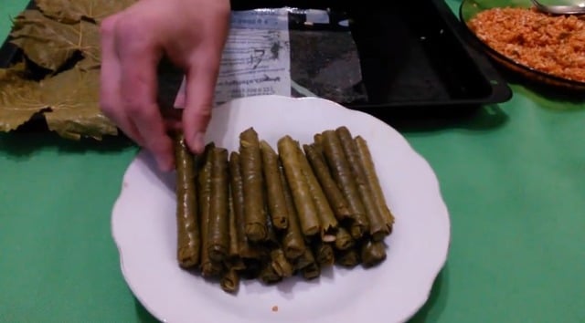 Pratik Yöntem Böyle Bir Şey: Yaprak Sarma En Kolay Nasıl Sarılır?