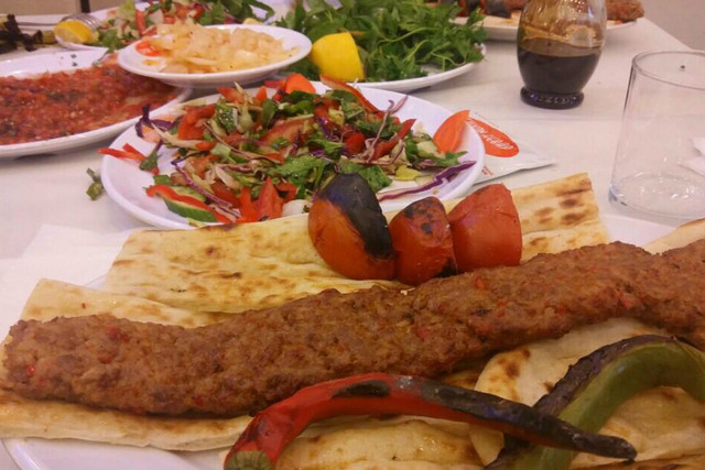 Kebabını Yediğinizde 'Daha Öncekiler Neydi' Diyeceğiniz Adana’nın En İyi 11 Kebapçısı