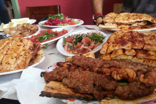 Kebabını Yediğinizde 'Daha Öncekiler Neydi' Diyeceğiniz Adana’nın En İyi 11 Kebapçısı