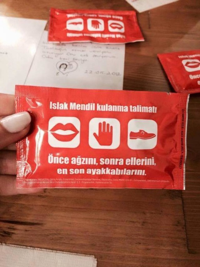 Dışarıda Yemek Yerken Hepimizin Başına Gelen 12 Sinir Bozucu Durum