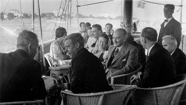 21 Özel Fotoğrafla Mustafa Kemal Atatürk'ün Zarafet Dolu Sofra Adabı ve Kültürü
