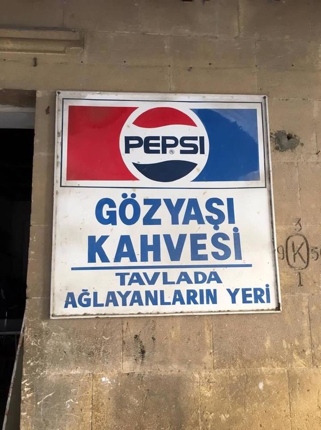Sloganlarıyla Büyük Markalara Taş Çıkaran 13 Mizahşör Yurdum Esnafı