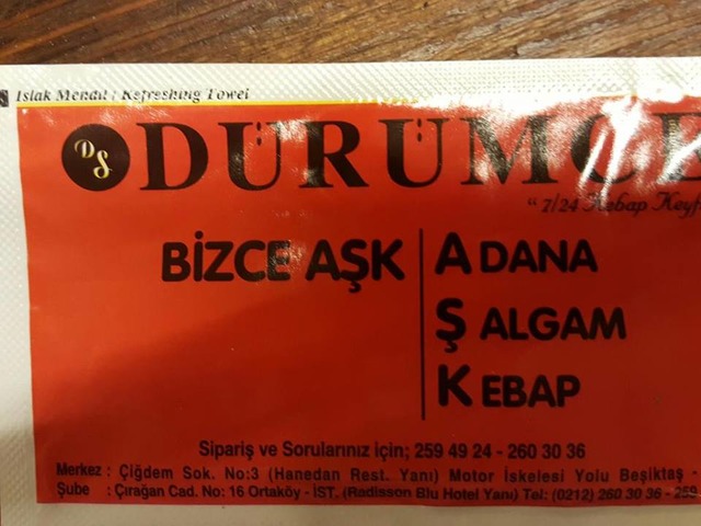 Sloganlarıyla Büyük Markalara Taş Çıkaran 13 Mizahşör Yurdum Esnafı