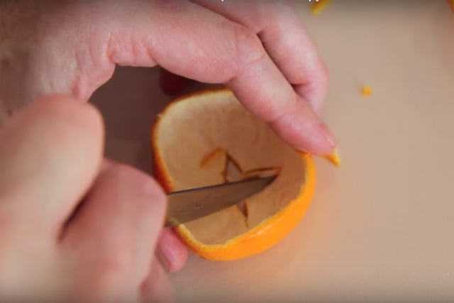 Misafirlere Şov Olur: Tek Bir Malzemeyle Mumluk Haline Gelen Mandalina