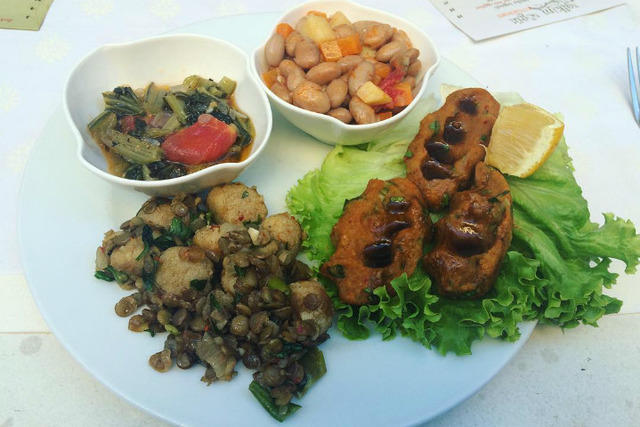 Zeytinyağlılarıyla Sizi Bir Anda Sağlıklı Beslenmeye Teşvik Edecek 7 Kadıköy Mekanı