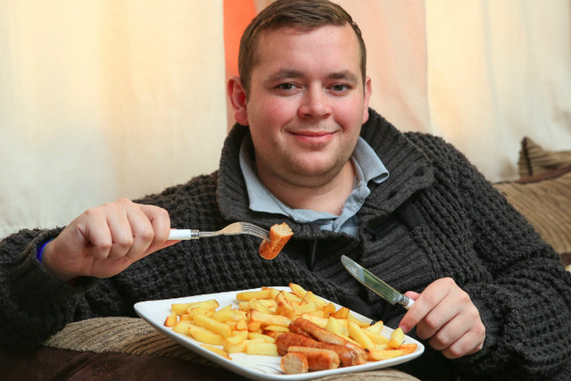 22 Yıldır Sadece Sosis ve Patates Kızartması Yiyerek Beslenen Bir Garip Adam