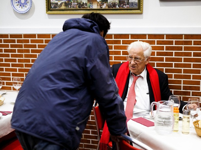 Zenginlerden Aldığı Parayla Yoksulları Doyuran Restoran: Robin Hood Restaurant