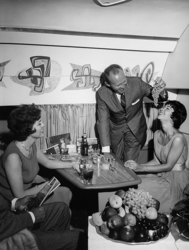 50 Yıl Önce Uçaklarda İkram Edilen Yemekleri Gösteren 22 Şaşırtıcı Fotoğraf