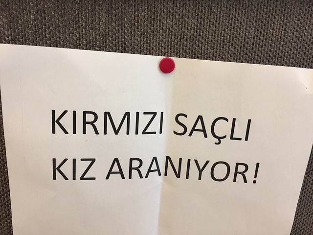 Kafede Karşılaştığı Kırmızı Saçlı Kızı Arayan Çocuğun Sürprizlerle Dolu Hikayesi