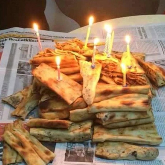 Sadece Türkiye'de Görebileceğiniz 11 Çok Bizden Doğum Günü Pastası