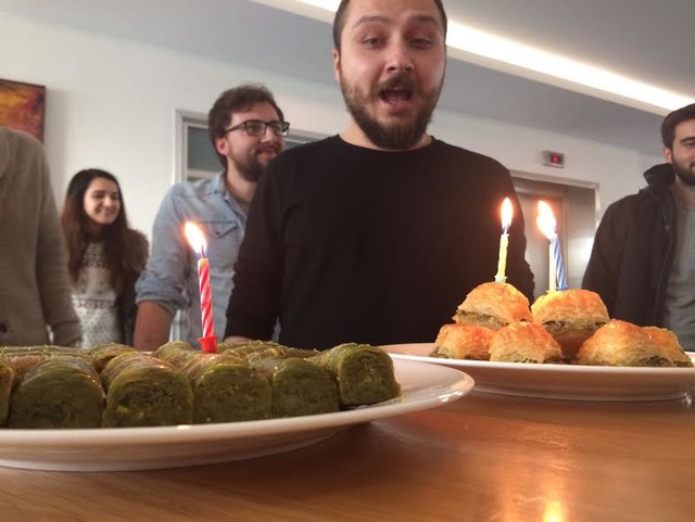 Sadece Türkiye'de Görebileceğiniz 11 Çok Bizden Doğum Günü Pastası