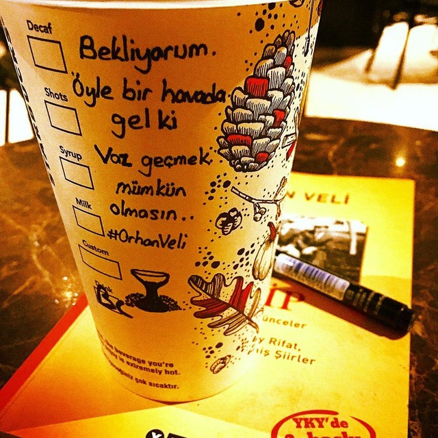 Kahveyi Ona Şiir Yazacak Kadar Çok Sevenler İçin 16 Şiir Starbucks'ta Örneği