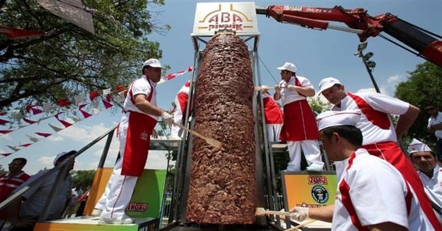Guinness'e "Türk'e İmkansız De Sonra Otur İzle" Yazdıran 11 Yemekli Rekor