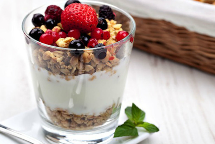 meyveli-yogurt
