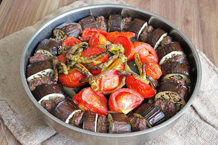 Patlıcanlı Tepsi Kebabı Tarifi
