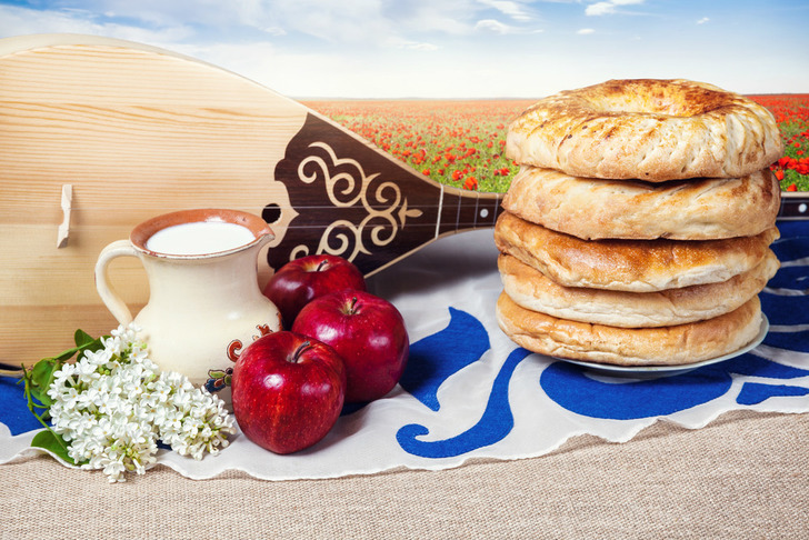eski-turkler-saz-elma