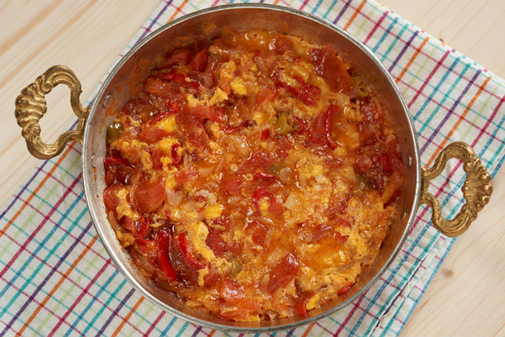 Soğanlı Menemen Tarifi