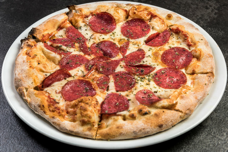 Şarküteri Pizza Tarifi