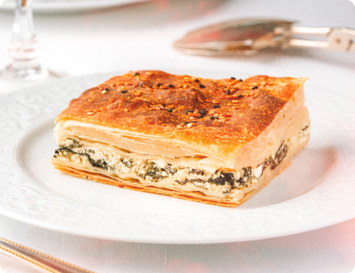 Selanik Usulü Ispanaklı Börek
