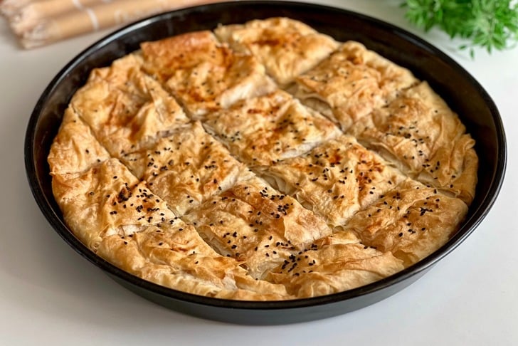 5 Dakikada Tepsi Böreği Tarifi