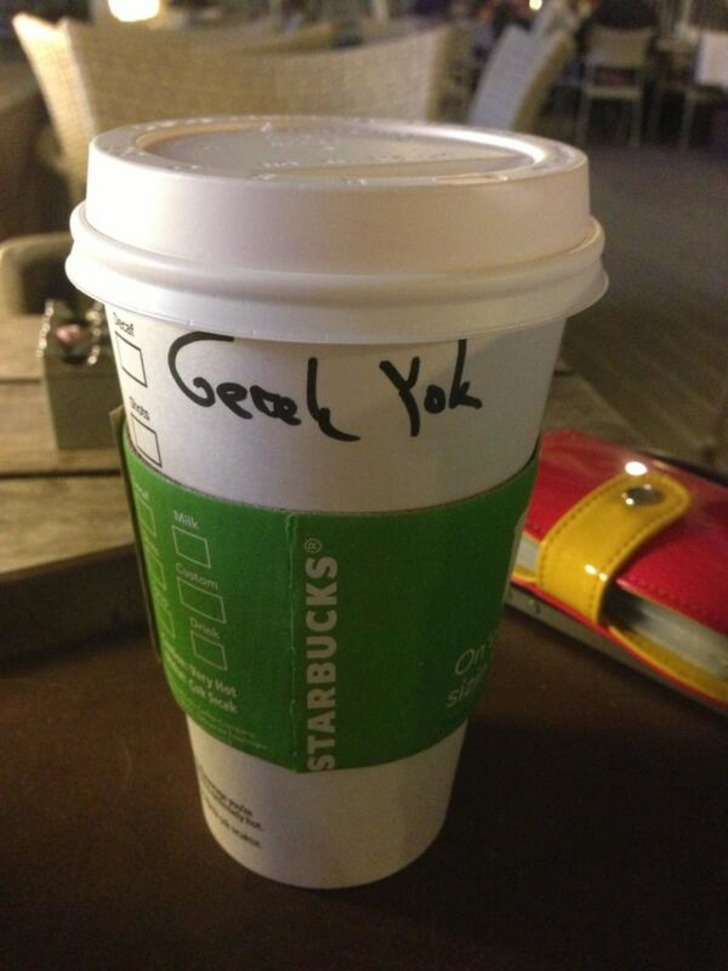 Starbucks Bardaklara Neden Sürekli İsminizi Yanlış Yazıyor?