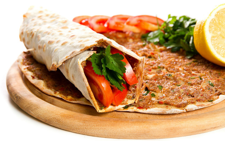 lahmacun-domates-maydonoz-1-2